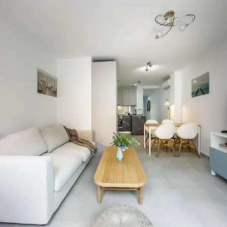 Lovely Apartment Near The Beach In Fuengirola Exterior foto